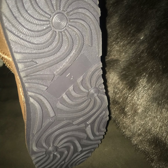 Mid Calf Boots (ugg type) - Picture 4 of 5